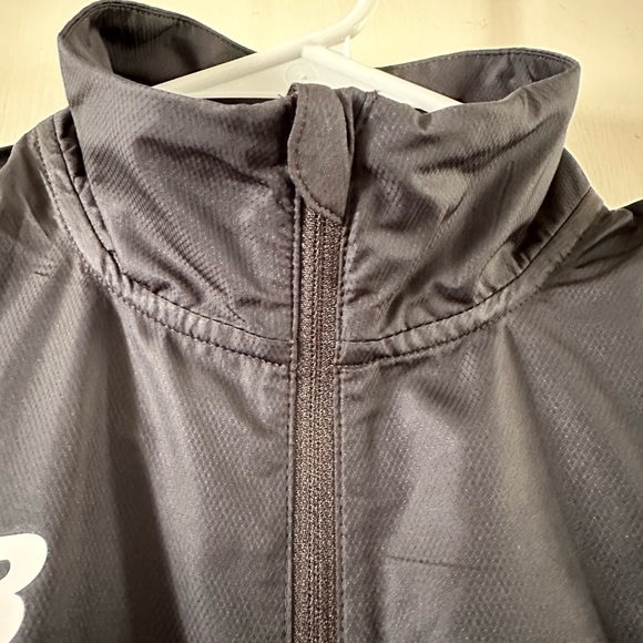 New Balance windbreaker women’s jacket - Picture 5 of 8